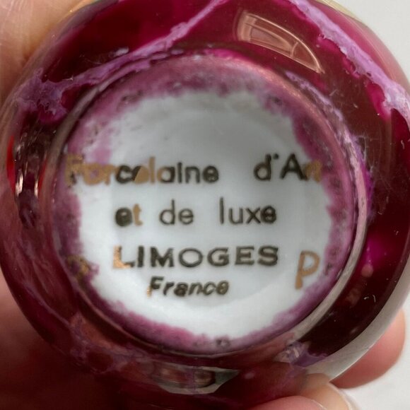 Vintage Limoges France Miniature Porcelaine Vase Gold Trim Romantic Scene Rare - Picture 5 of 8